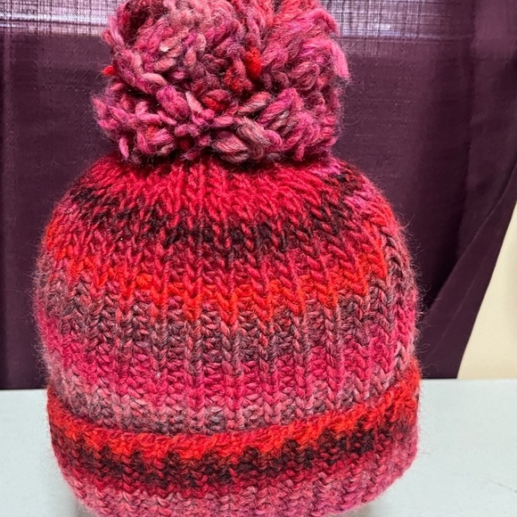 Dillard’s Wool Blend Made In Italy Winter Beanie Hat - Picture 2 of 5